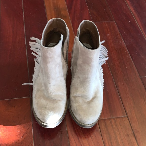 Tan fringe detail ankle booties - Picture 2 of 6